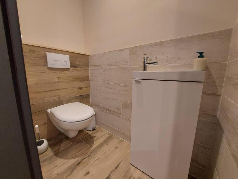 Charmant Et Spacieux Appartement A Quelques Pas Du Lac Duingt Bagian luar foto